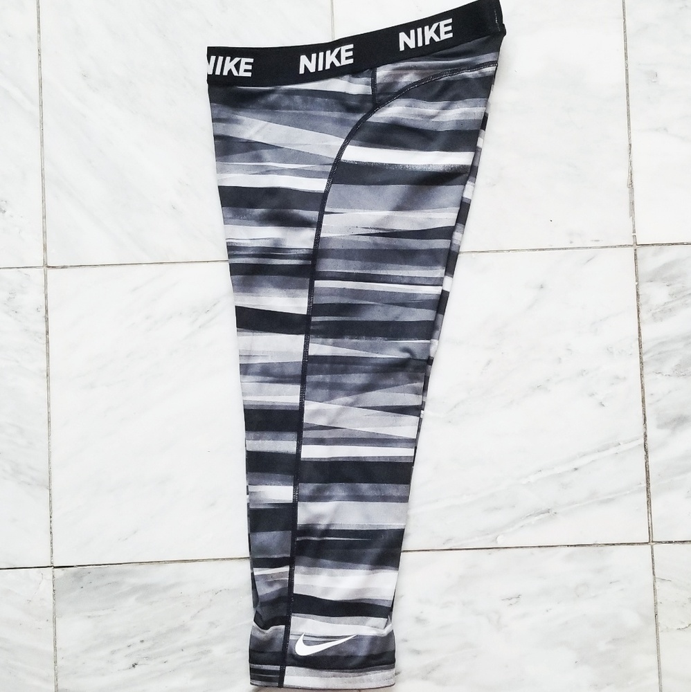 Nike cropped leggings